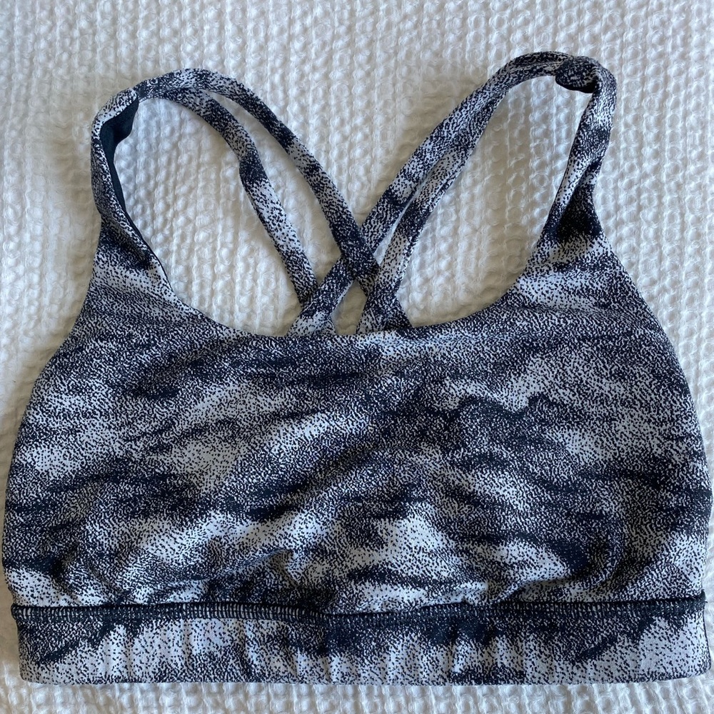 Lululemon energy bra size 4